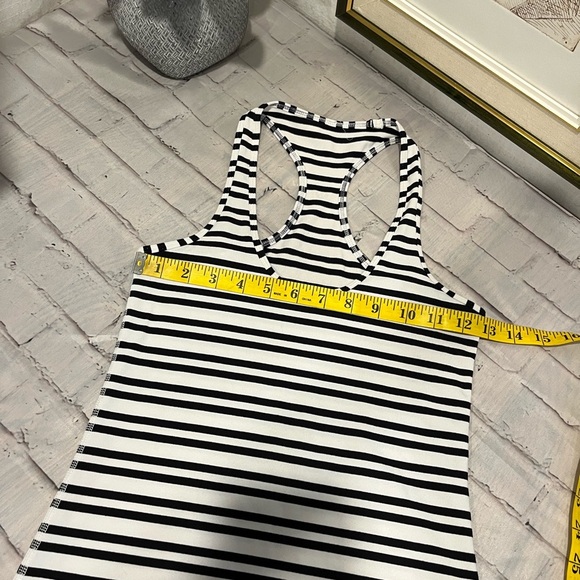 🤍LULULEMON Black & White Striped Racerback Tank – Estimated Size 4 - Picture 2 of 8